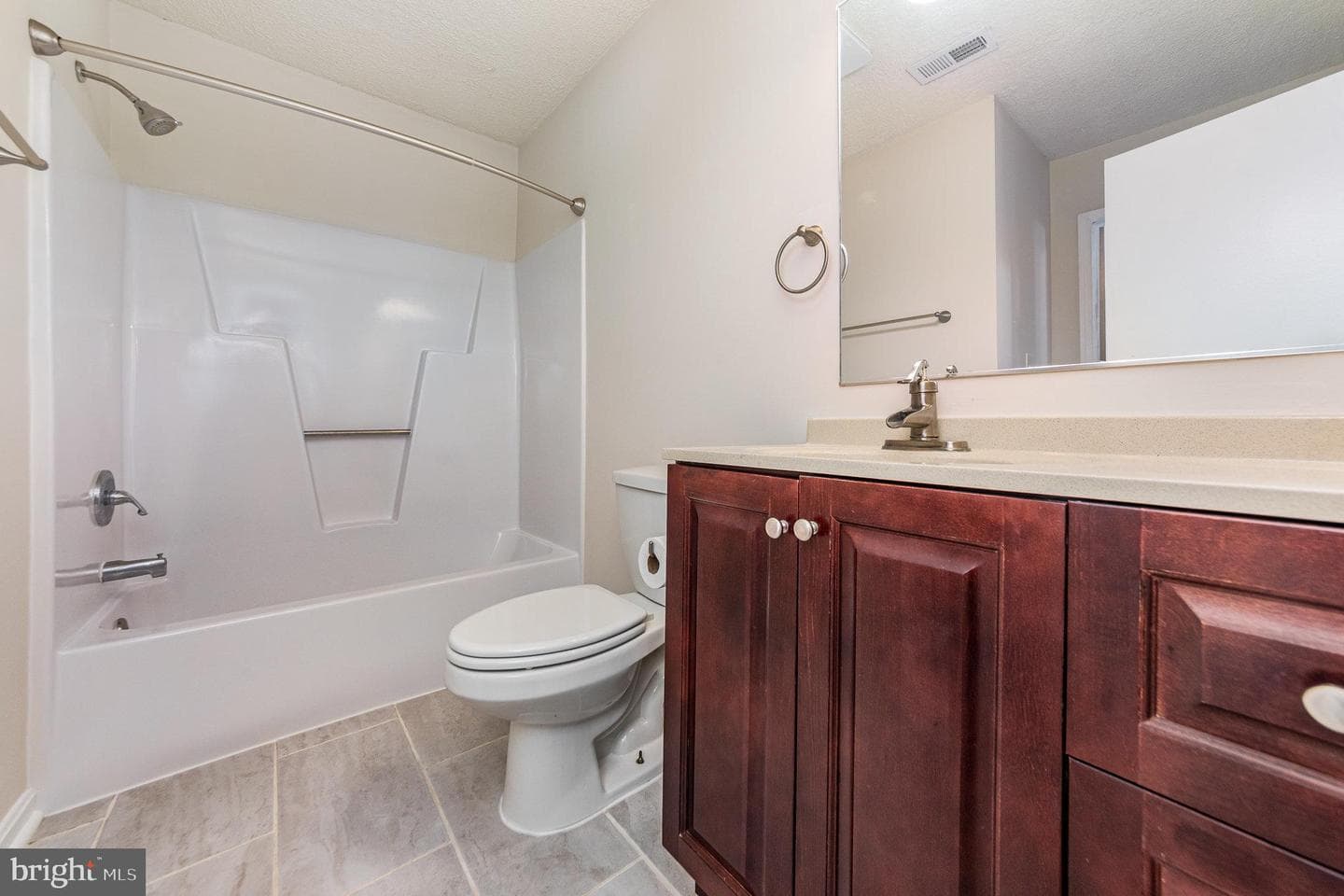 104 Matthew Court photo 11
