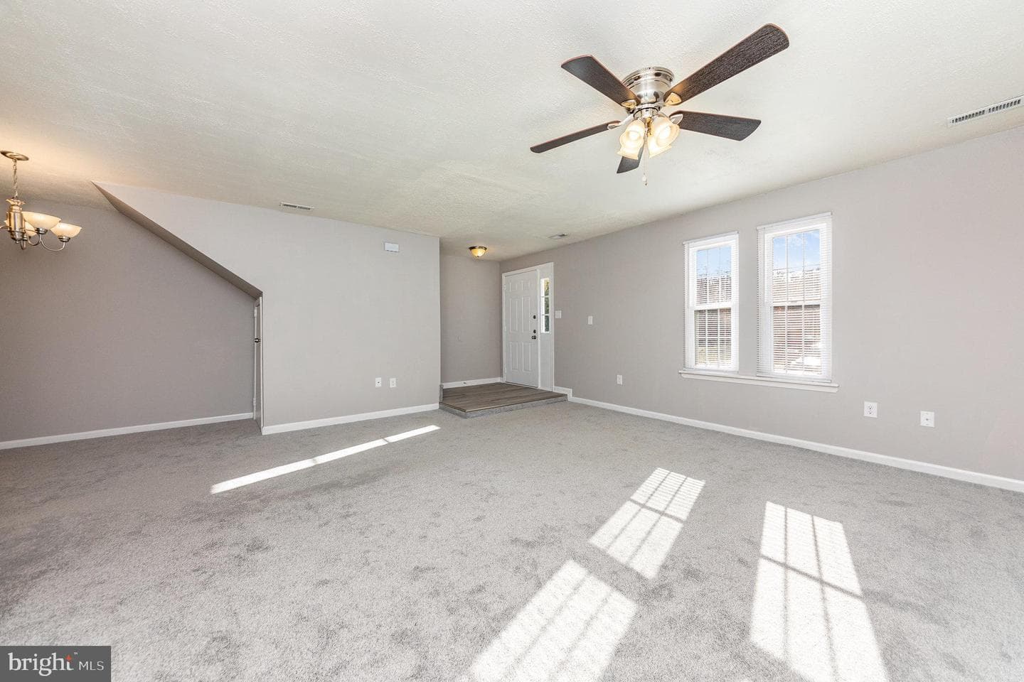 104 Matthew Court photo 2