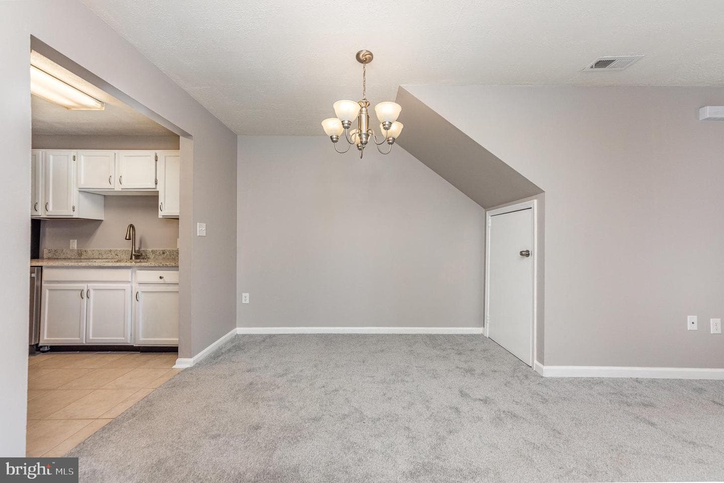 104 Matthew Court photo 5