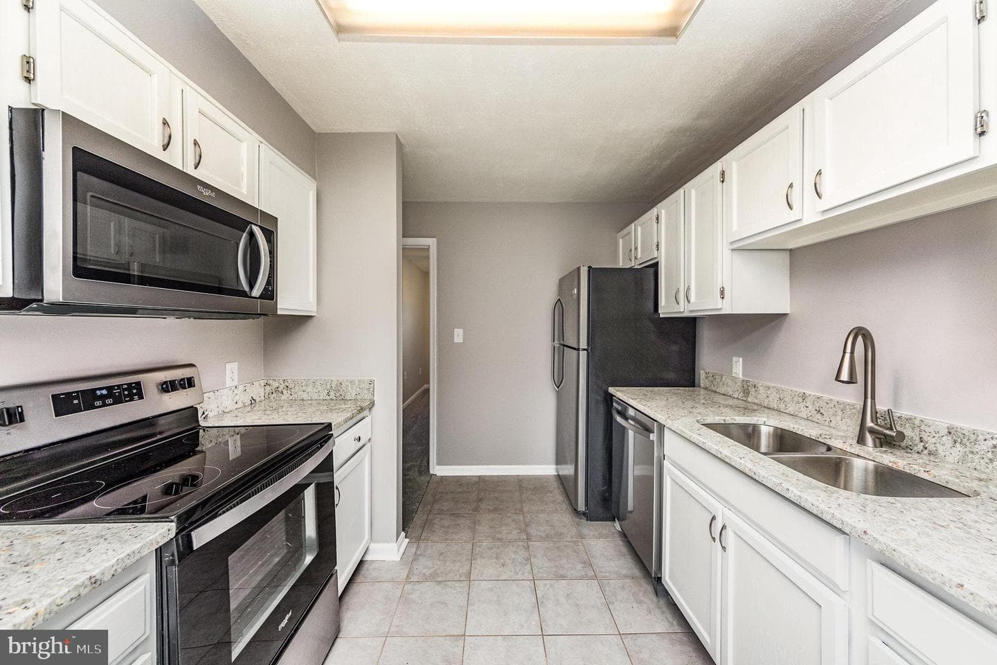 104 Matthew Court photo 6
