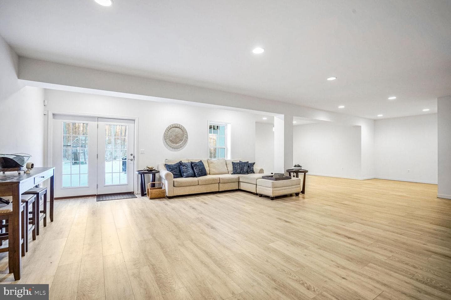 190 Stately Avenue photo 44