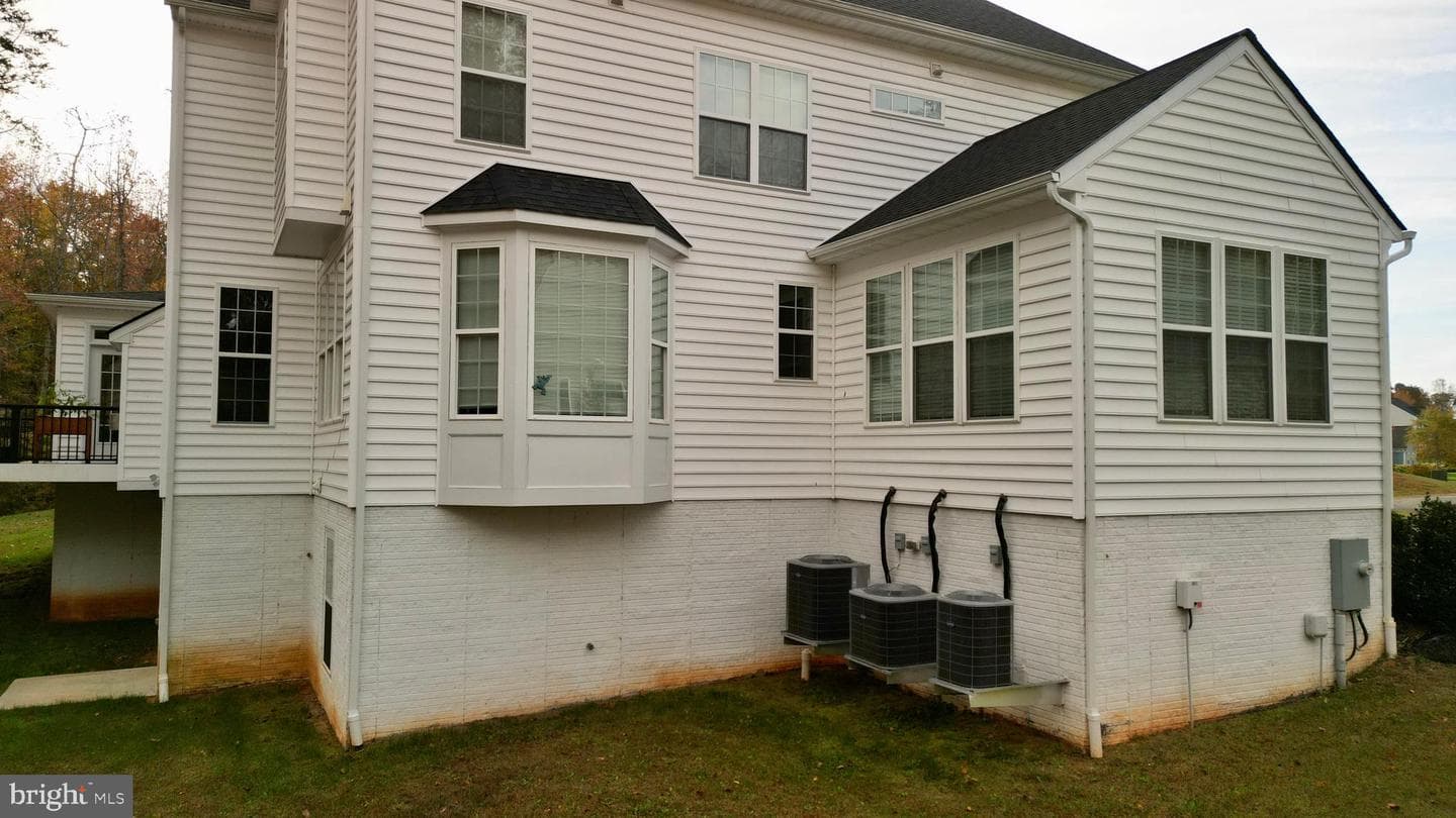 190 Stately Avenue photo 57