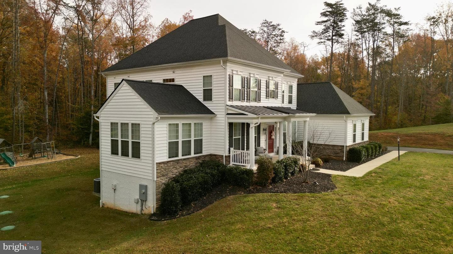 190 Stately Avenue photo 65