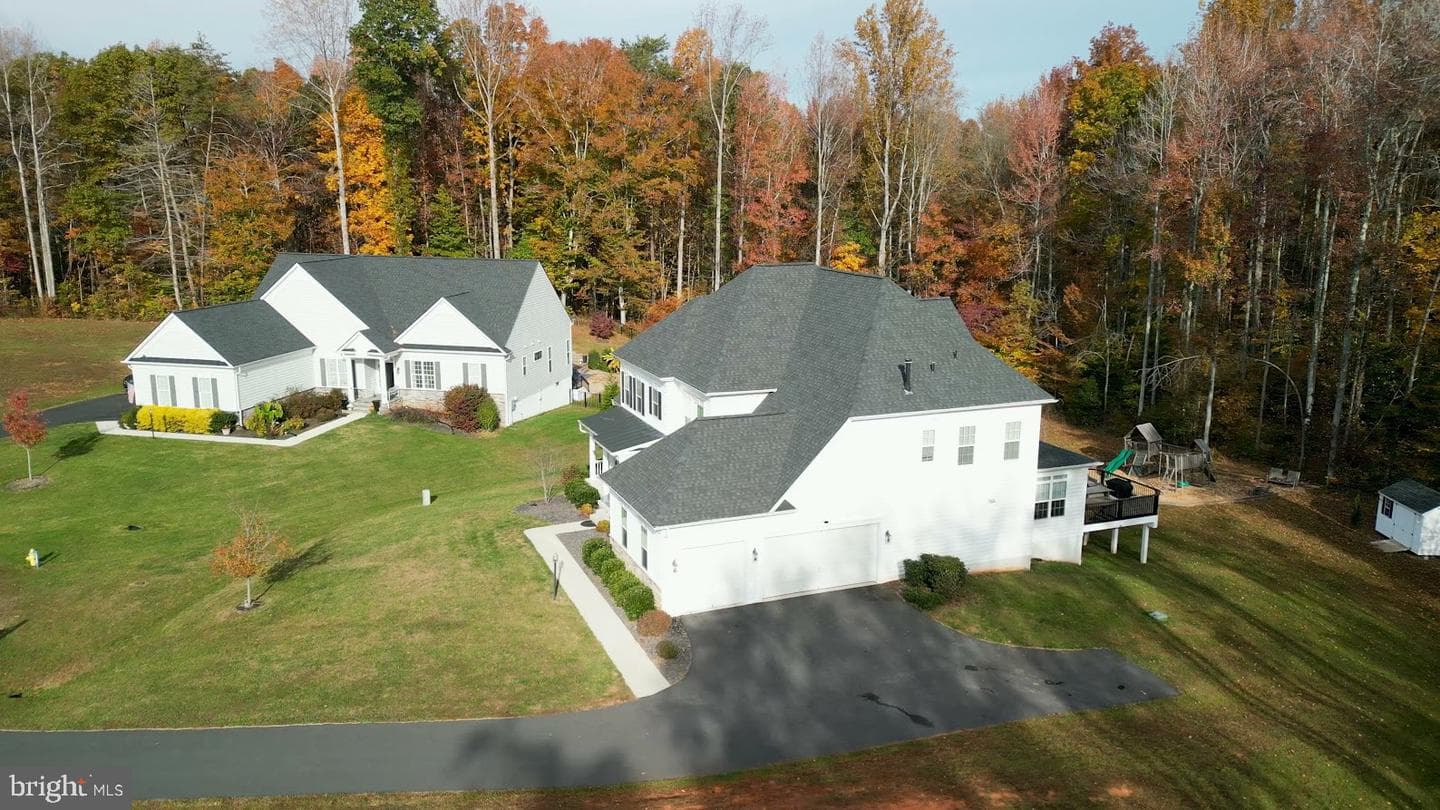 190 Stately Avenue photo 85