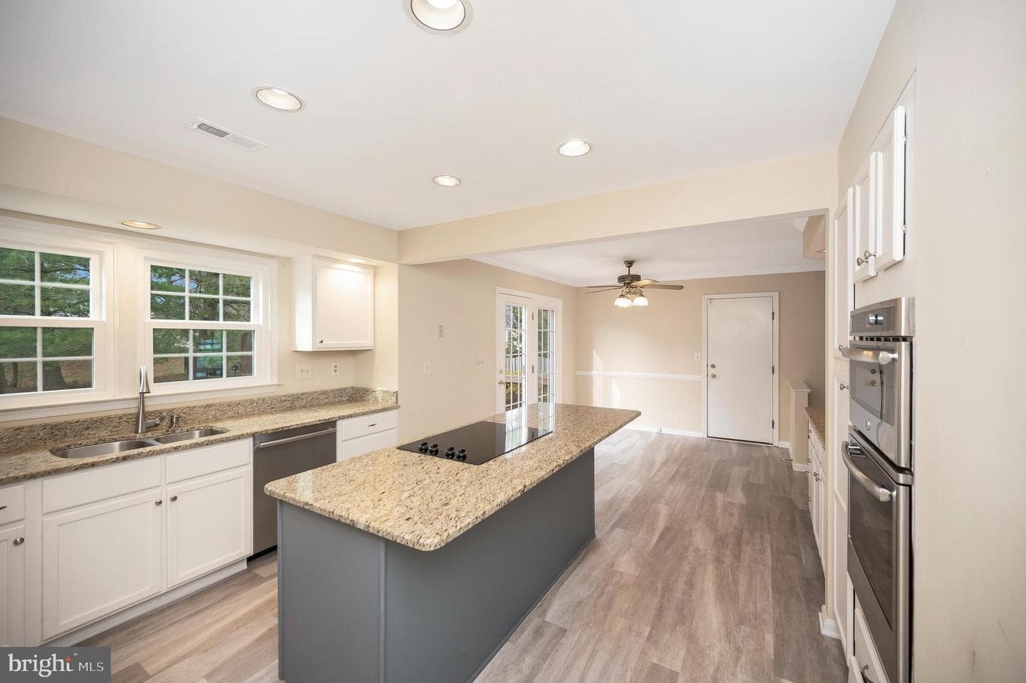 8 Oakbrook Court photo 10