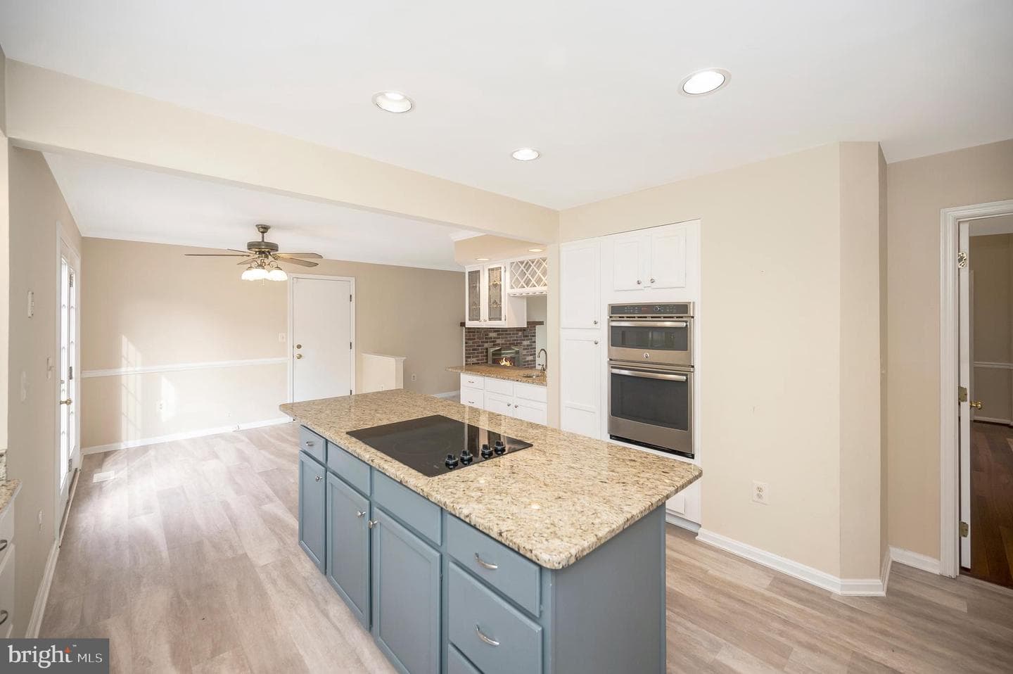 8 Oakbrook Court photo 15