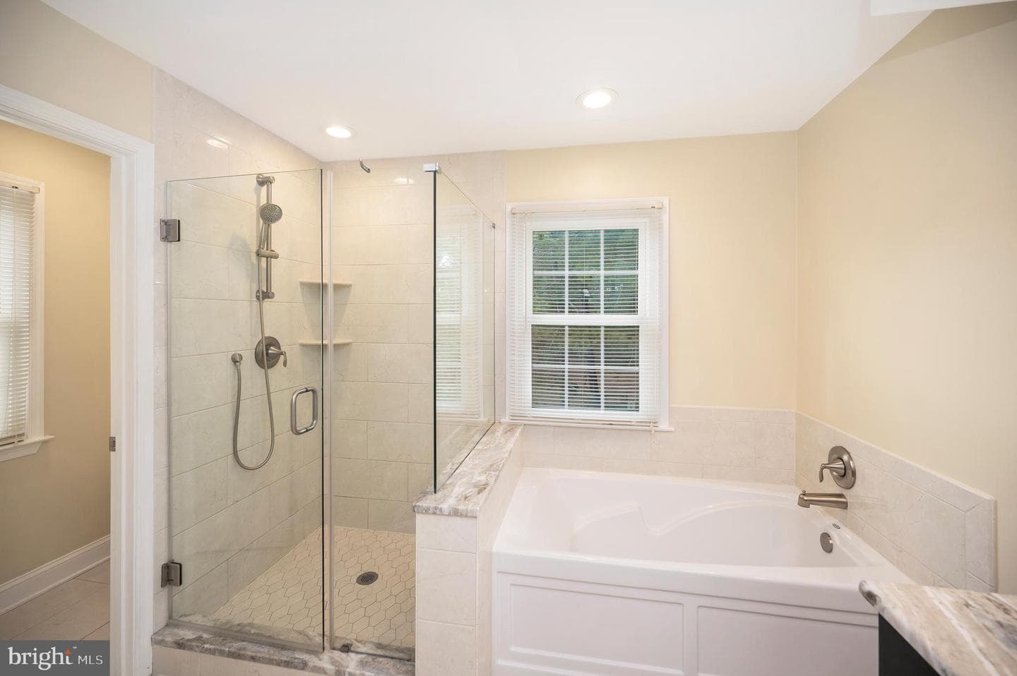 8 Oakbrook Court photo 27