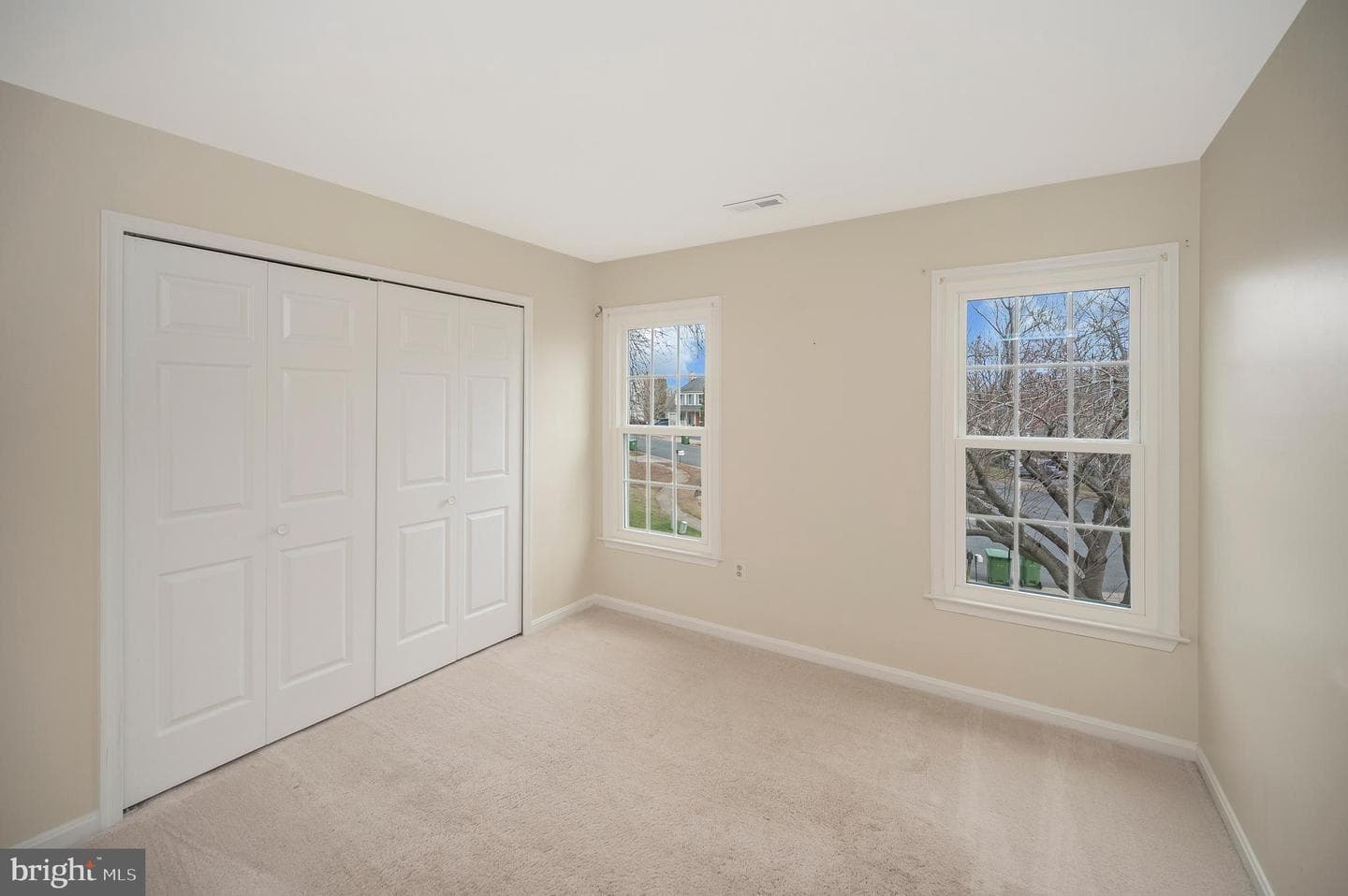 8 Oakbrook Court photo 32