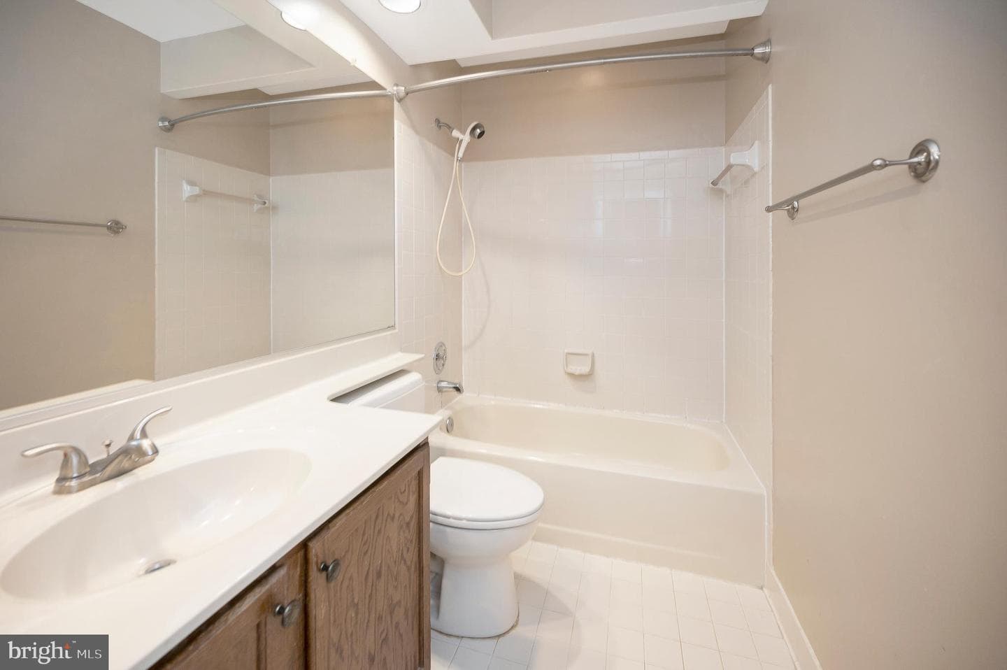 8 Oakbrook Court photo 33