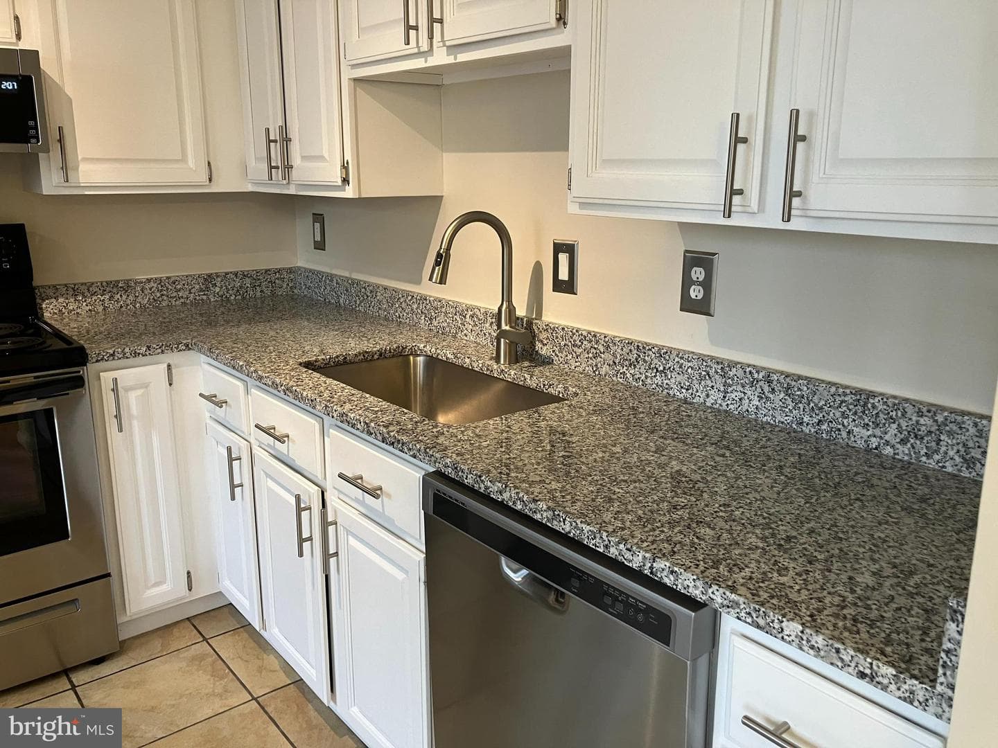108 Ridgecrest Court photo 2