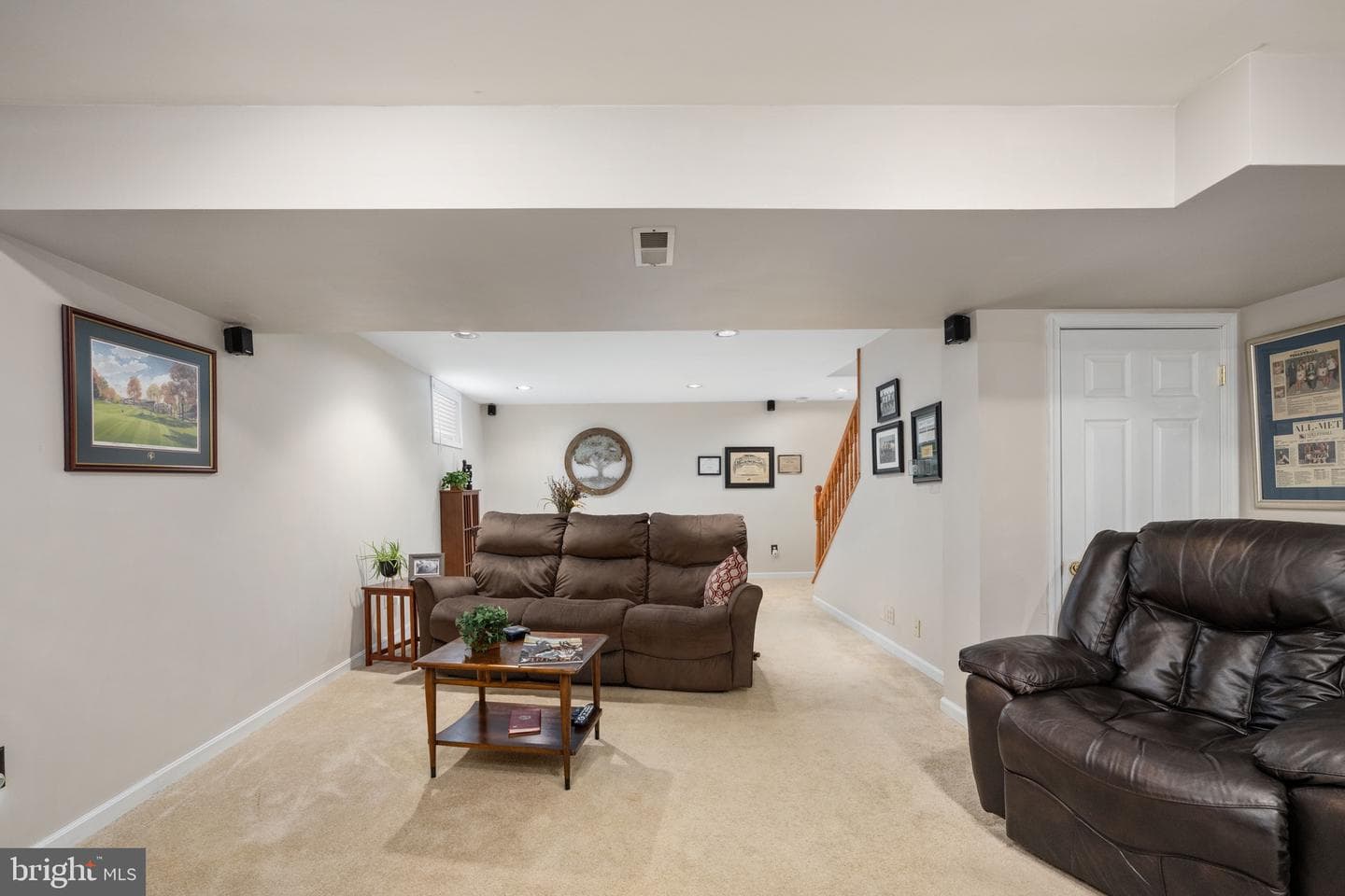 9 Hampshire Court photo 36