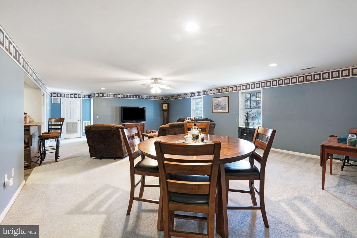 6 Cloverleaf Court photo 37