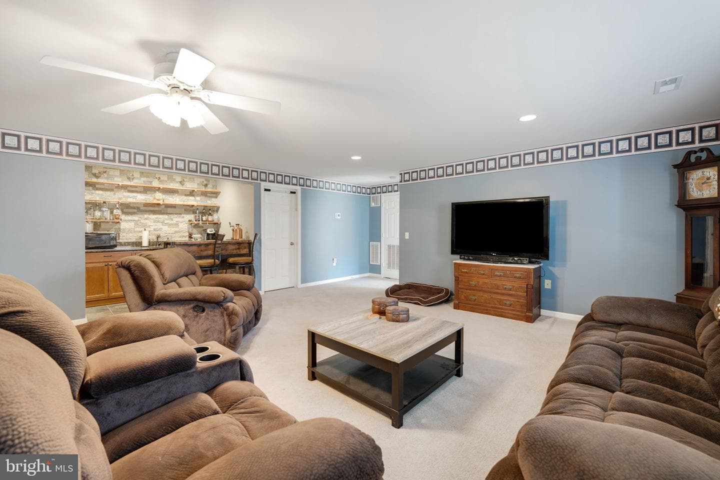 6 Cloverleaf Court photo 42