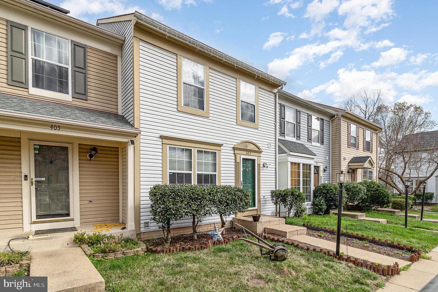 407 Knollwood Court photo 2