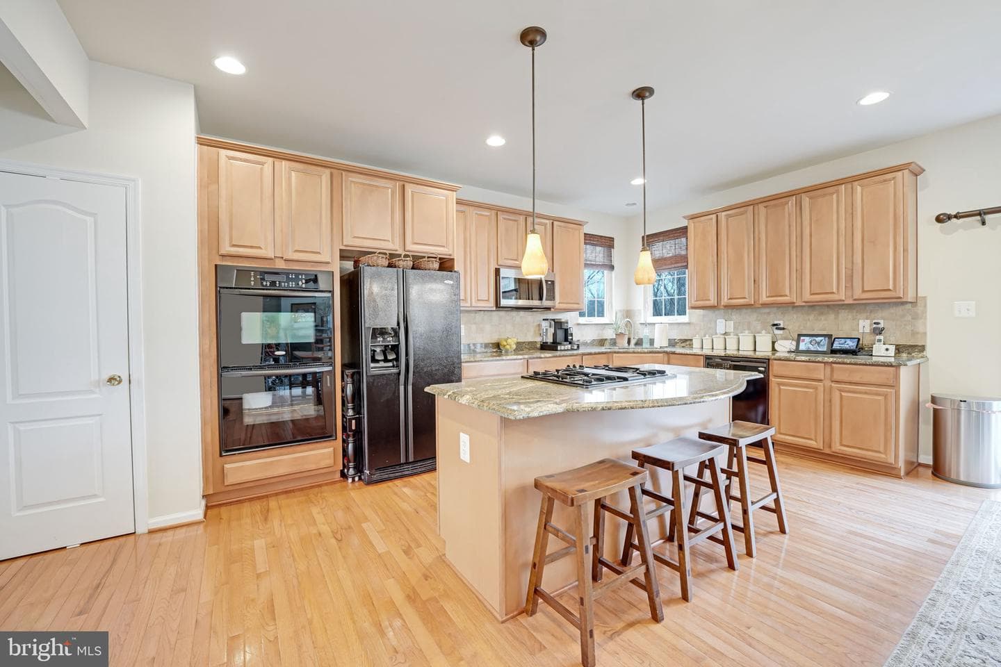 646 Village Parkway photo 11