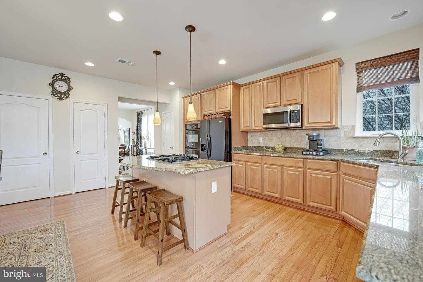 646 Village Parkway photo 13