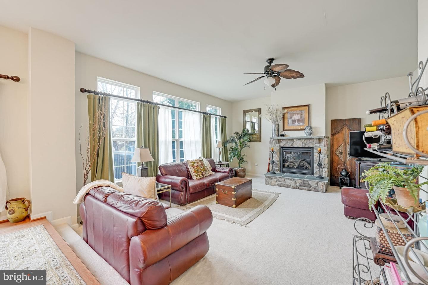 646 Village Parkway photo 18