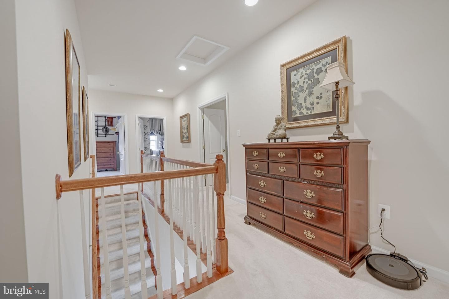 646 Village Parkway photo 27