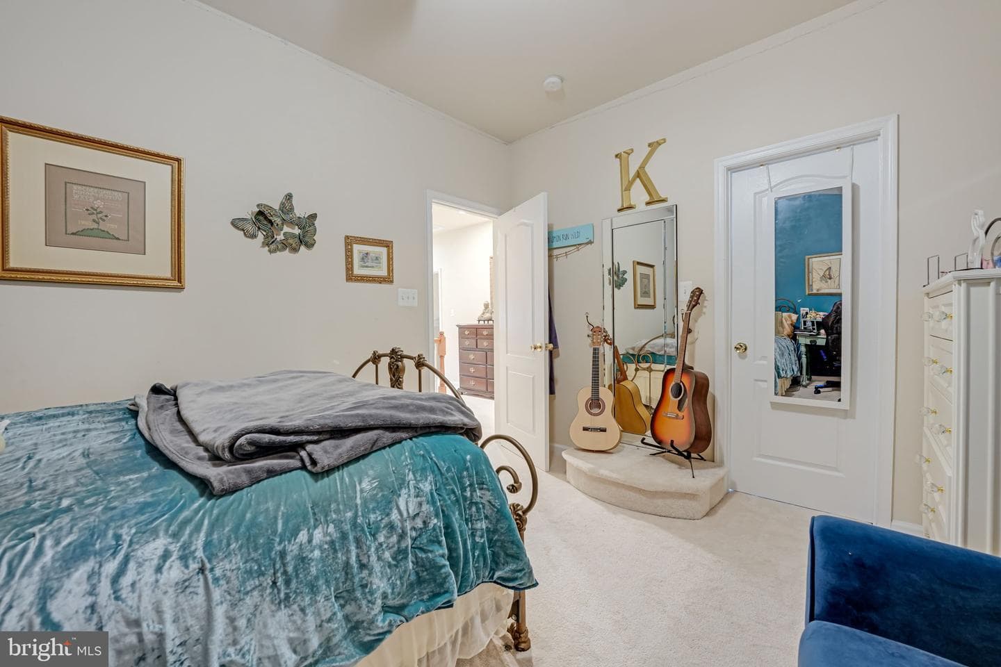 646 Village Parkway photo 36