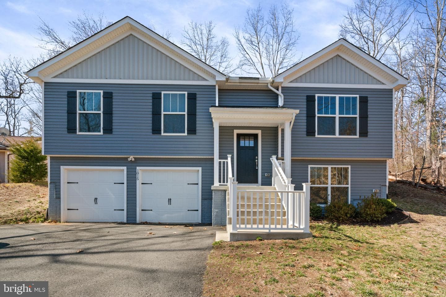 1015 Harbour Drive photo 2