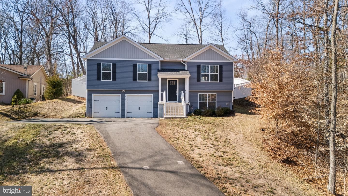 1015 Harbour Drive photo 3