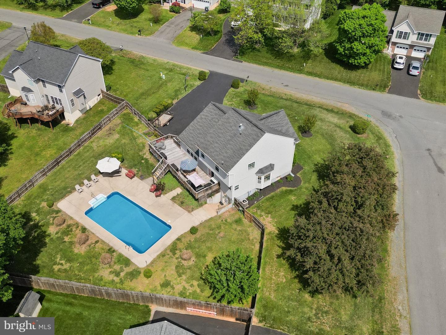 2006 Sierra Drive photo 2