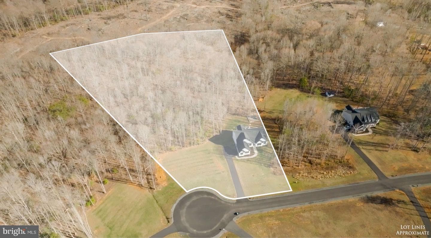 590 Homestead Lane photo 4