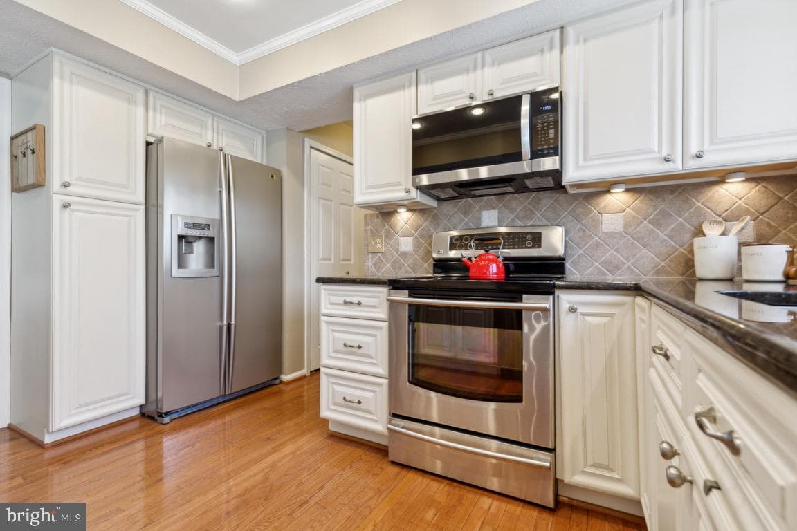 3013 Mediterranean Drive photo 23