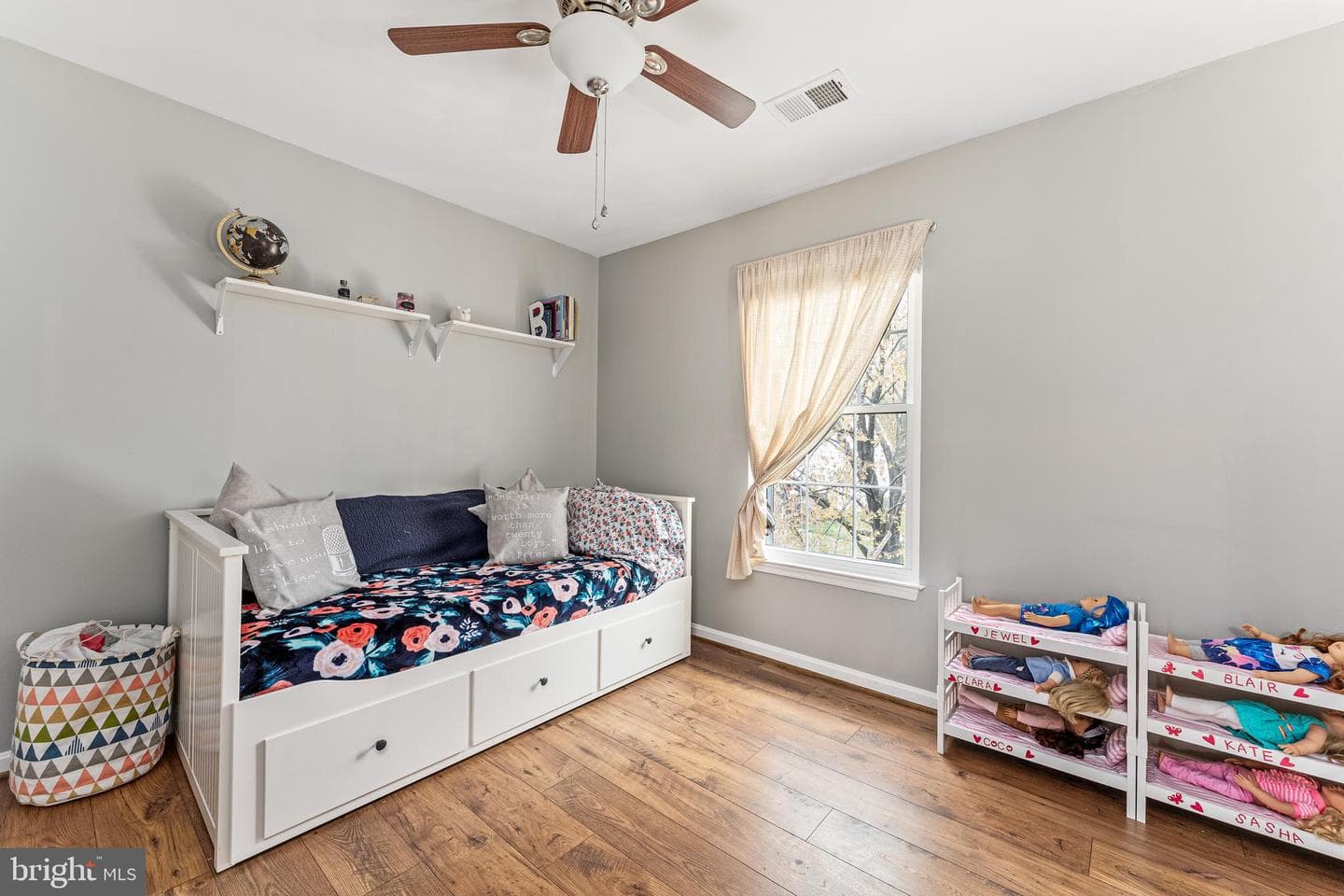9 Wendover Court photo 32