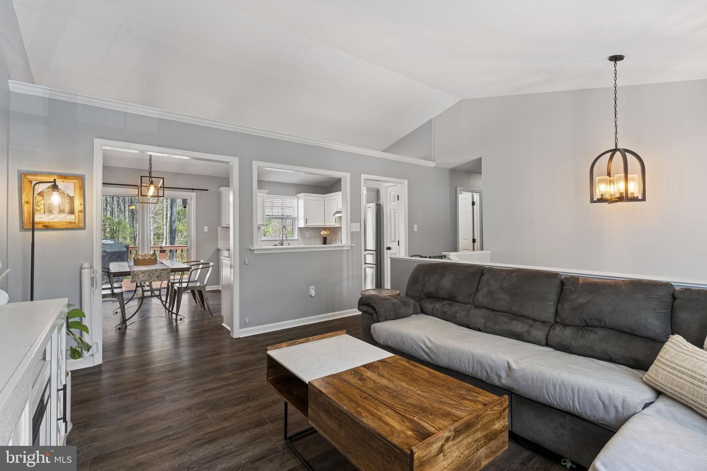 6 Laurel Lane photo 7
