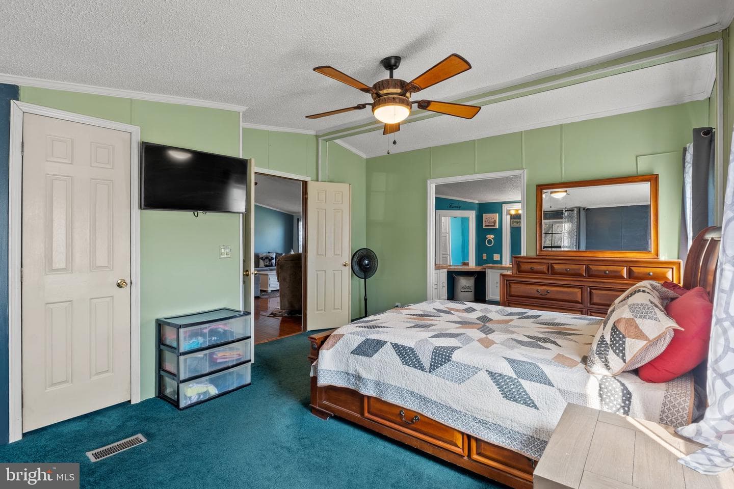 166 Toluca Road photo 3