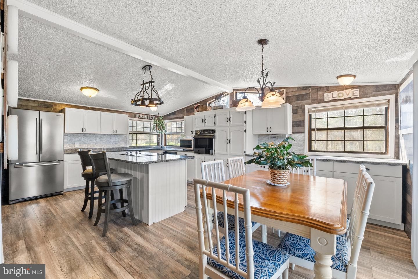 166 Toluca Road photo 35