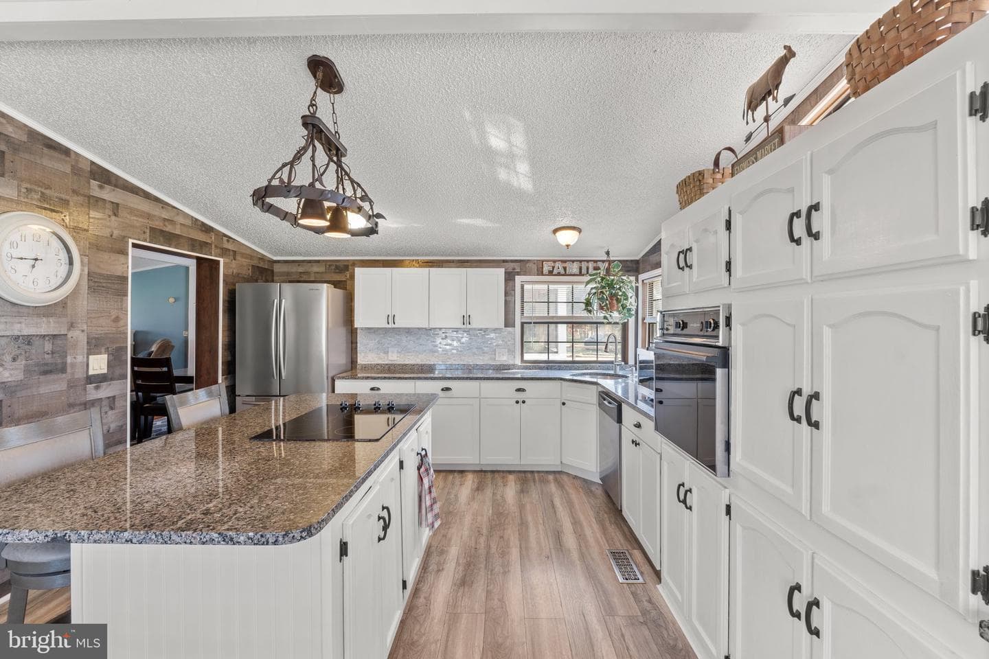 166 Toluca Road photo 37