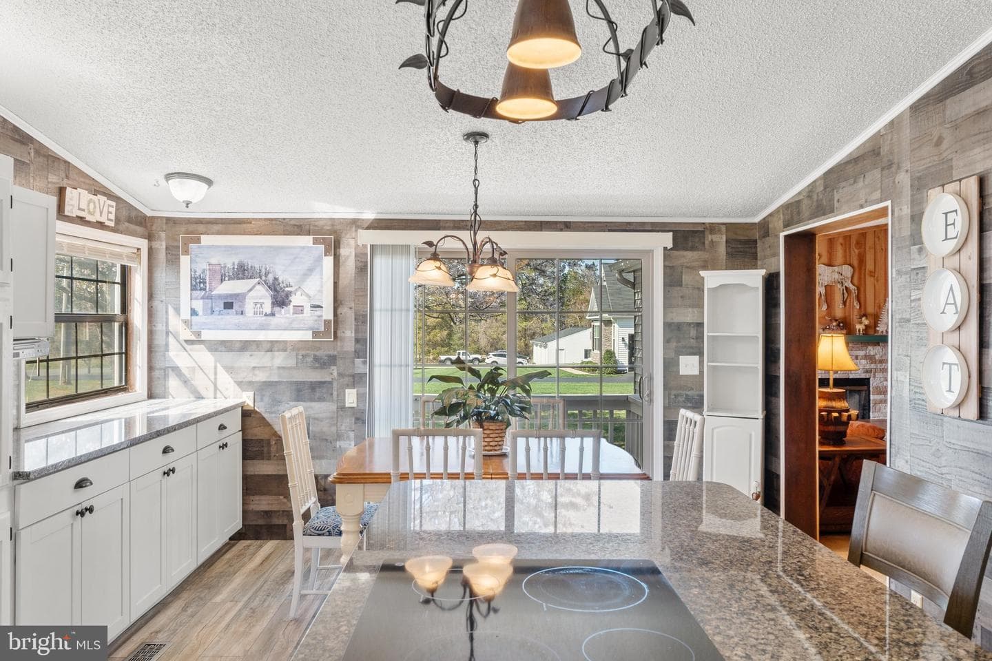 166 Toluca Road photo 39