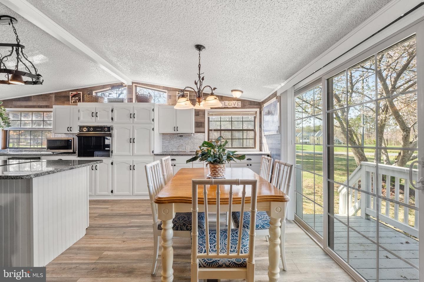 166 Toluca Road photo 40