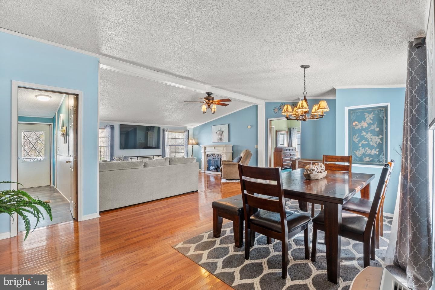 166 Toluca Road photo 9