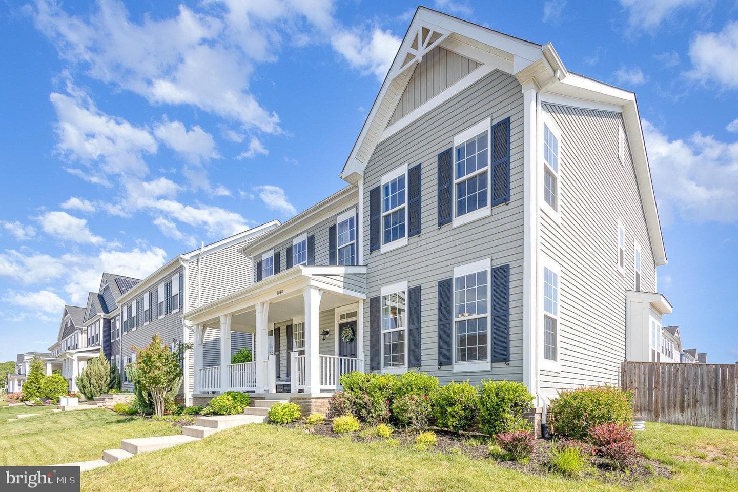 1040 Aspen Road photo 2