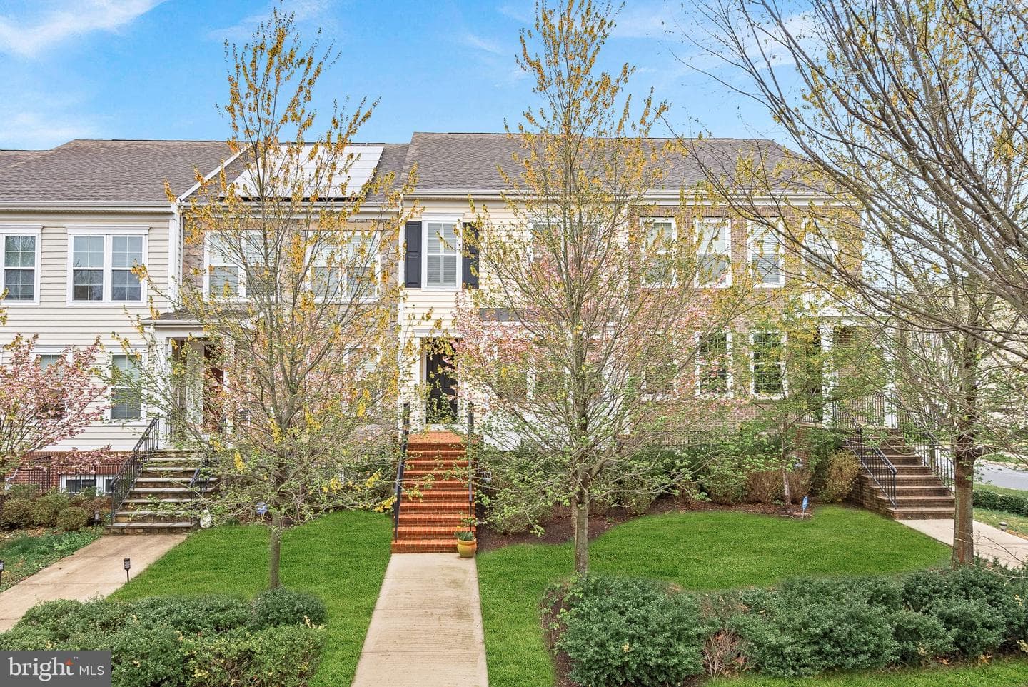 202 Apricot Street