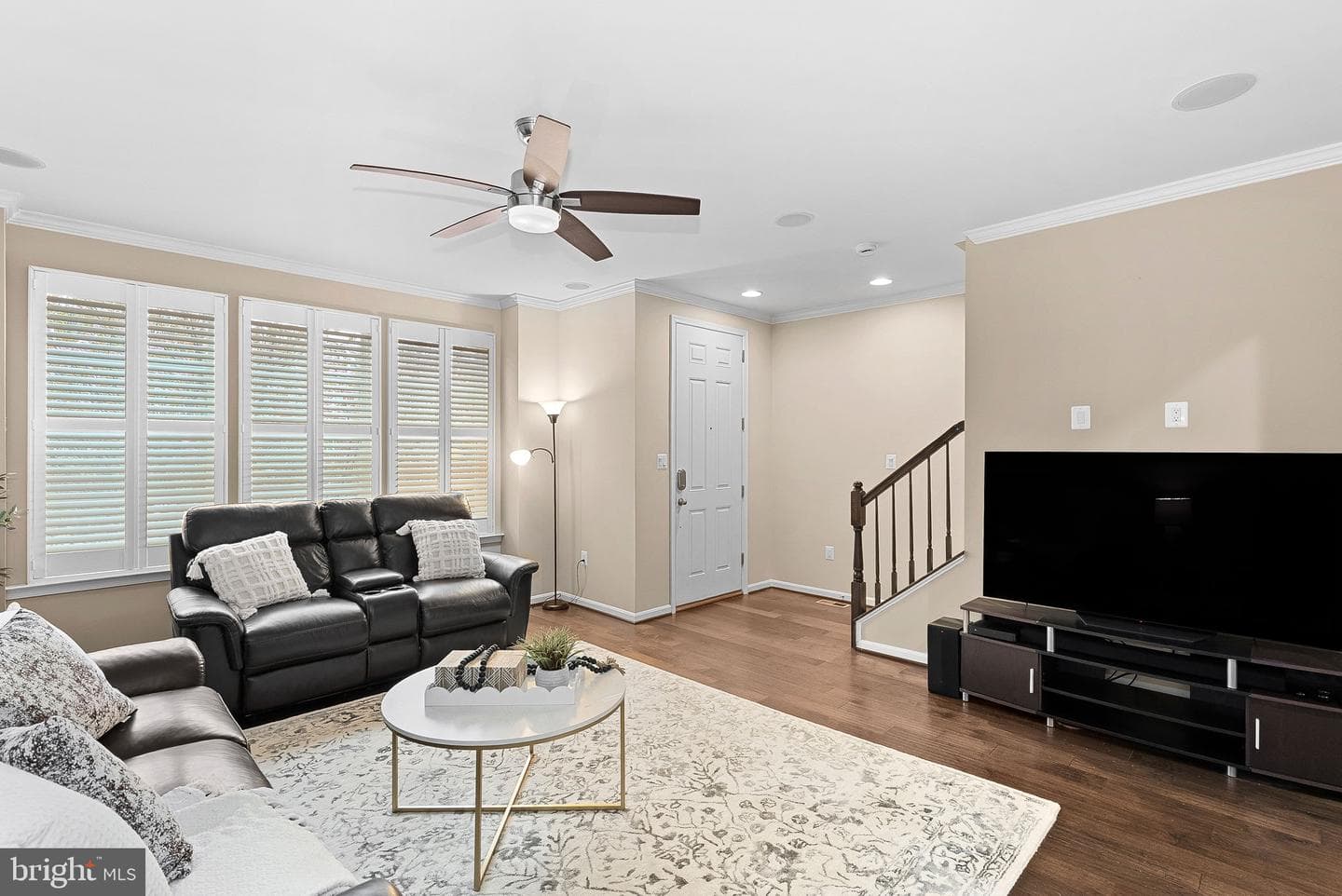202 Apricot Street photo 4