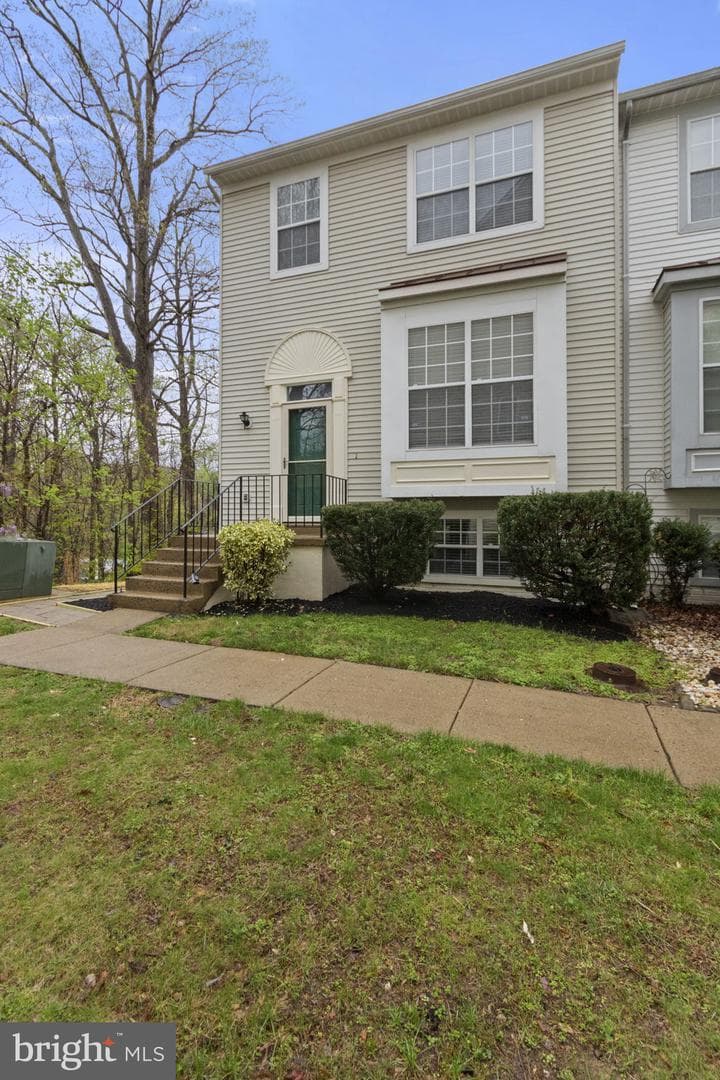 708 Stafford Glen Court photo 1