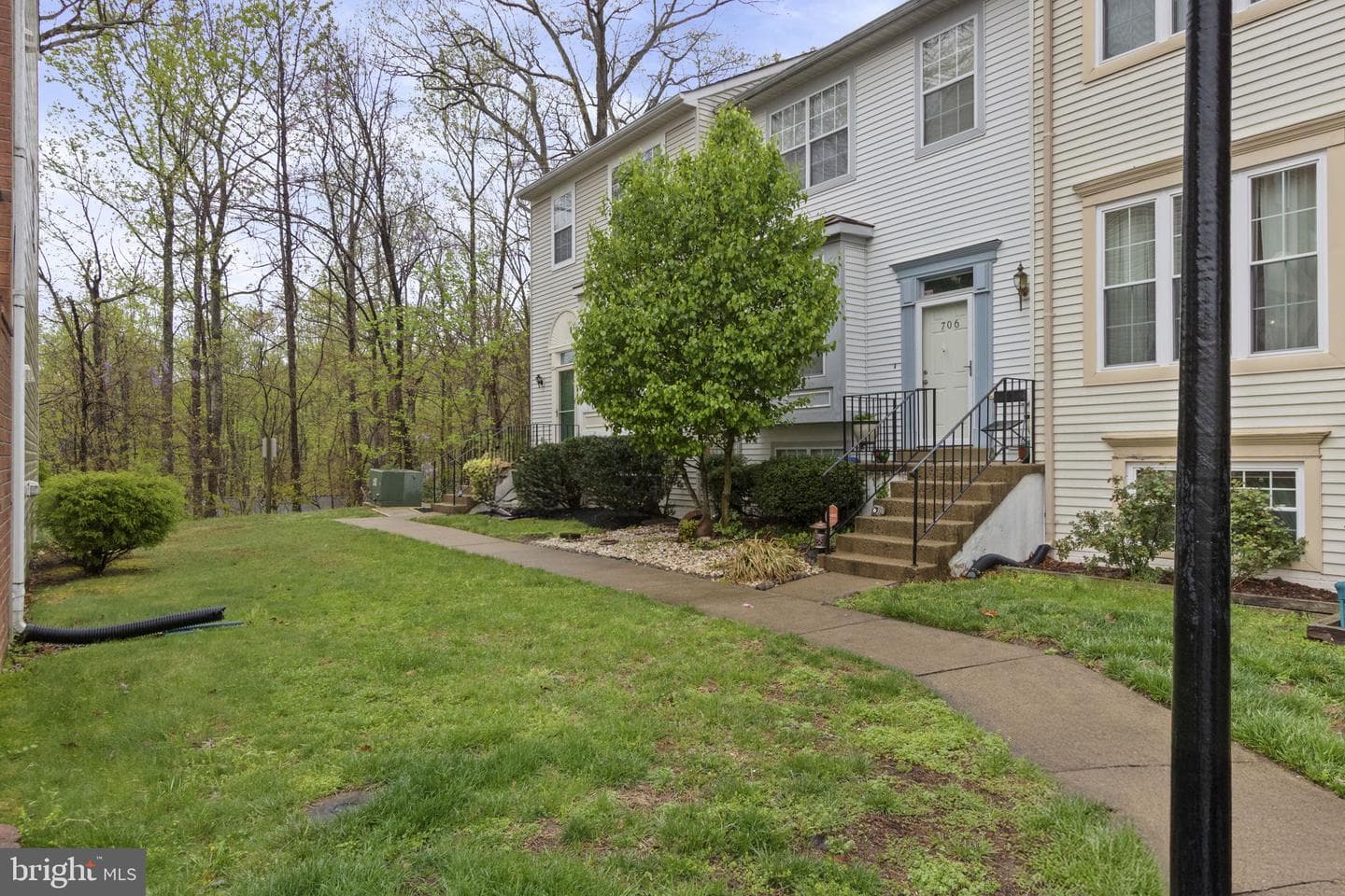 708 Stafford Glen Court photo 2