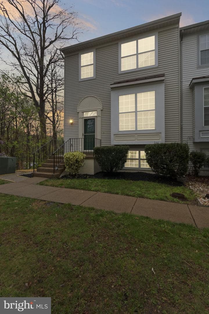 708 Stafford Glen Court photo 4