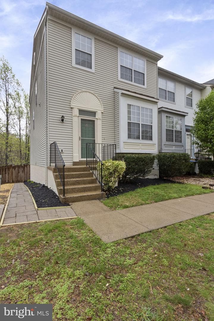 708 Stafford Glen Court photo 5