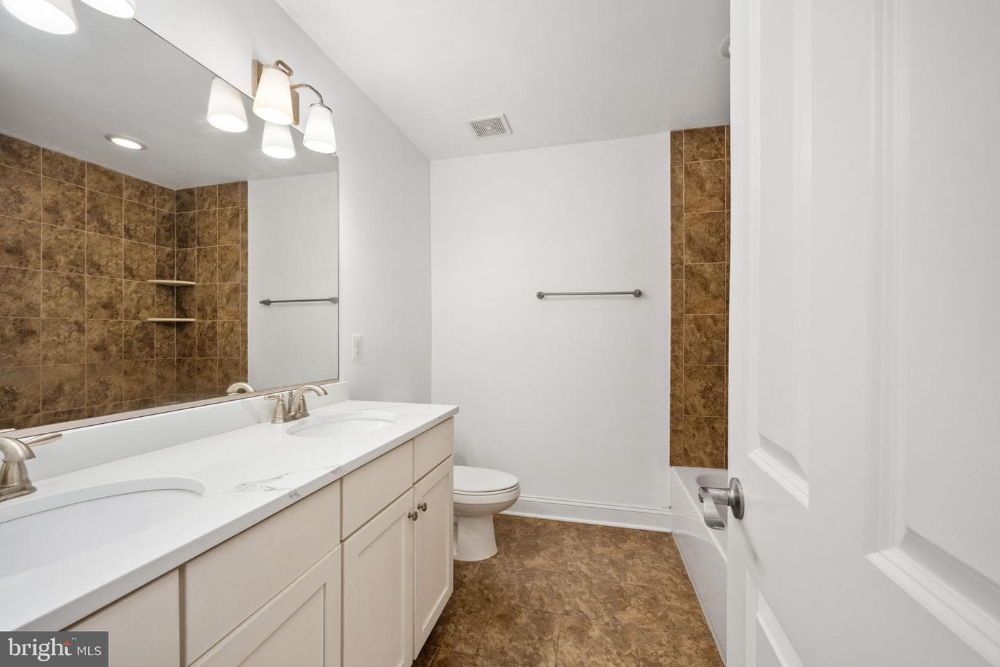 11 Aiden Dr photo 36