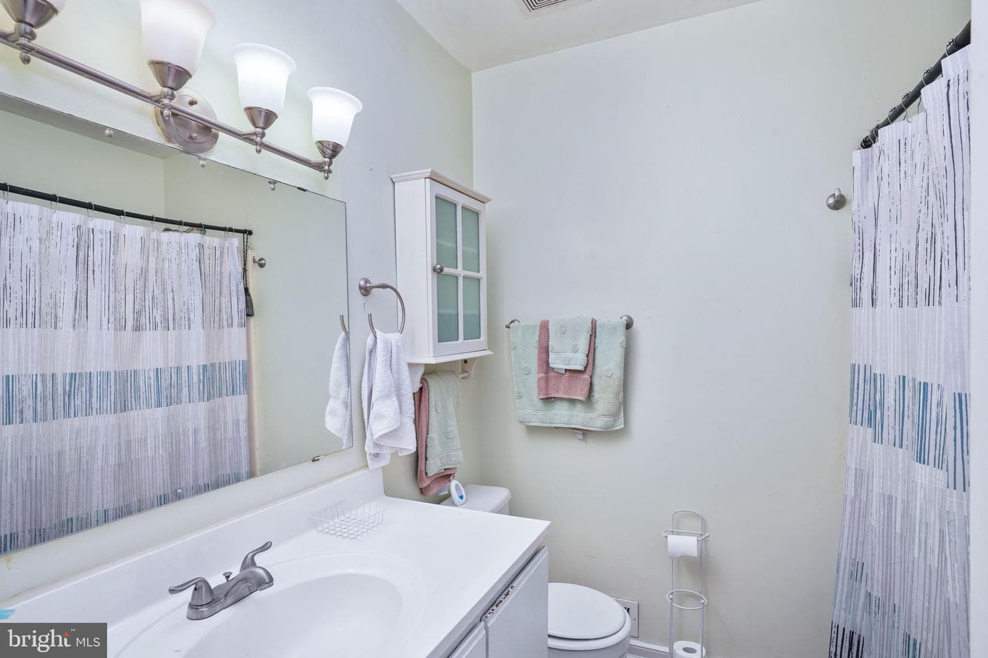 901 Madison Court photo 24