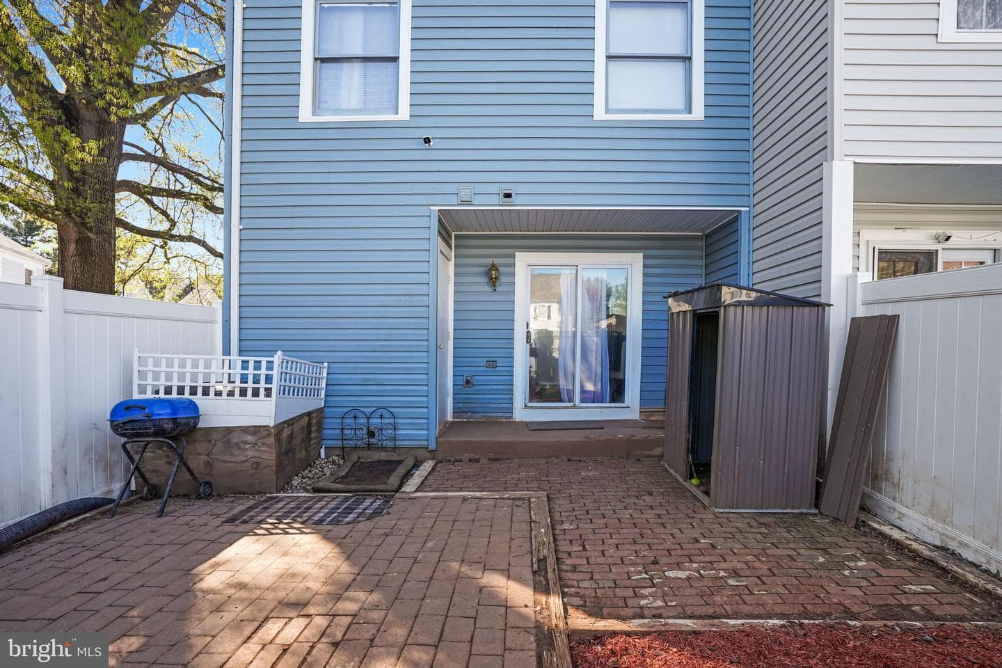 901 Madison Court photo 32