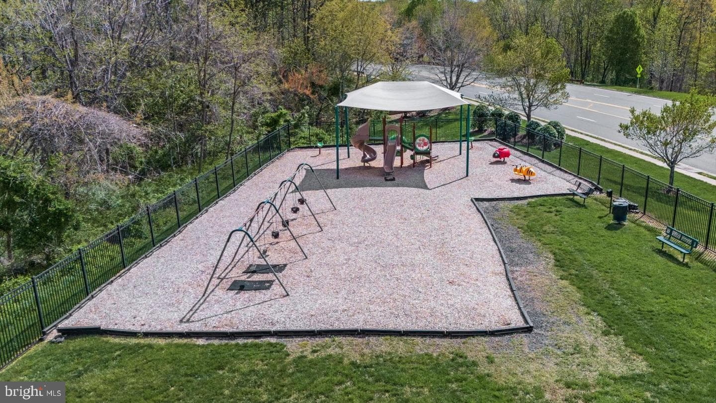 15 Shadowbrook Lane photo 42