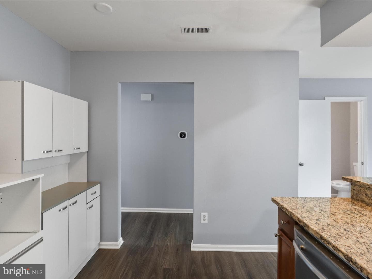 303 Mayfair #187 photo 10