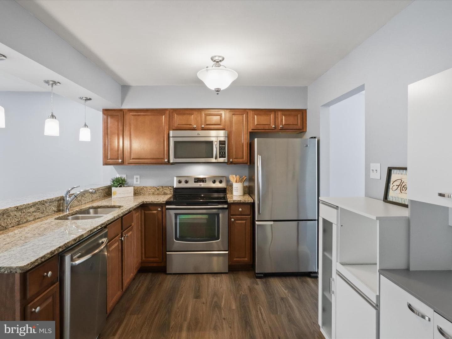 303 Mayfair #187 photo 11