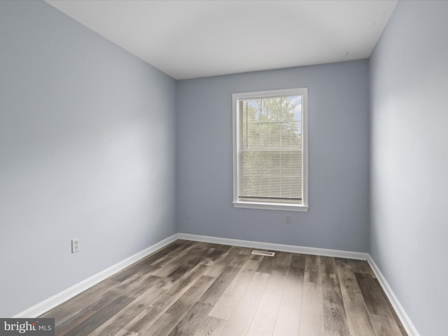 303 Mayfair #187 photo 25